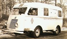 Fourgon sanitaire des Usines Renault